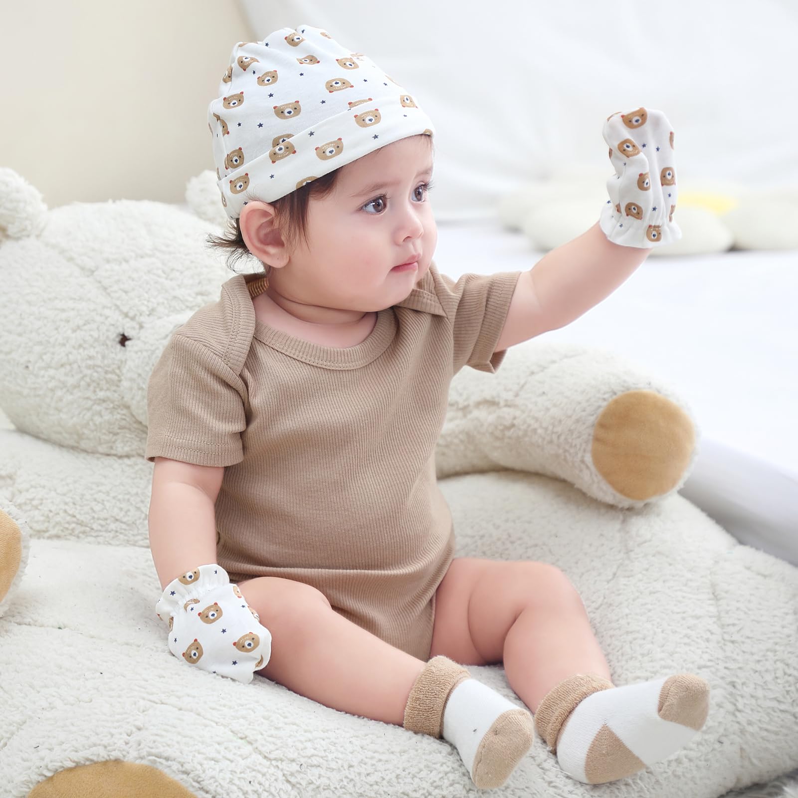 Ruliby Baby Hat Mitten and Sock Set Gorro, Juego de Accesorios de Oso 1 + Calcetines en Color Topo, 0-6 Meses Unisex bebé