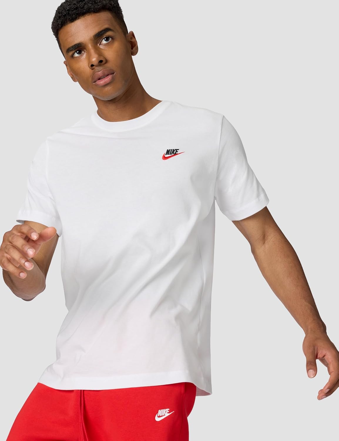Nike Men's Sportswear Club T-Shirt - Image 5