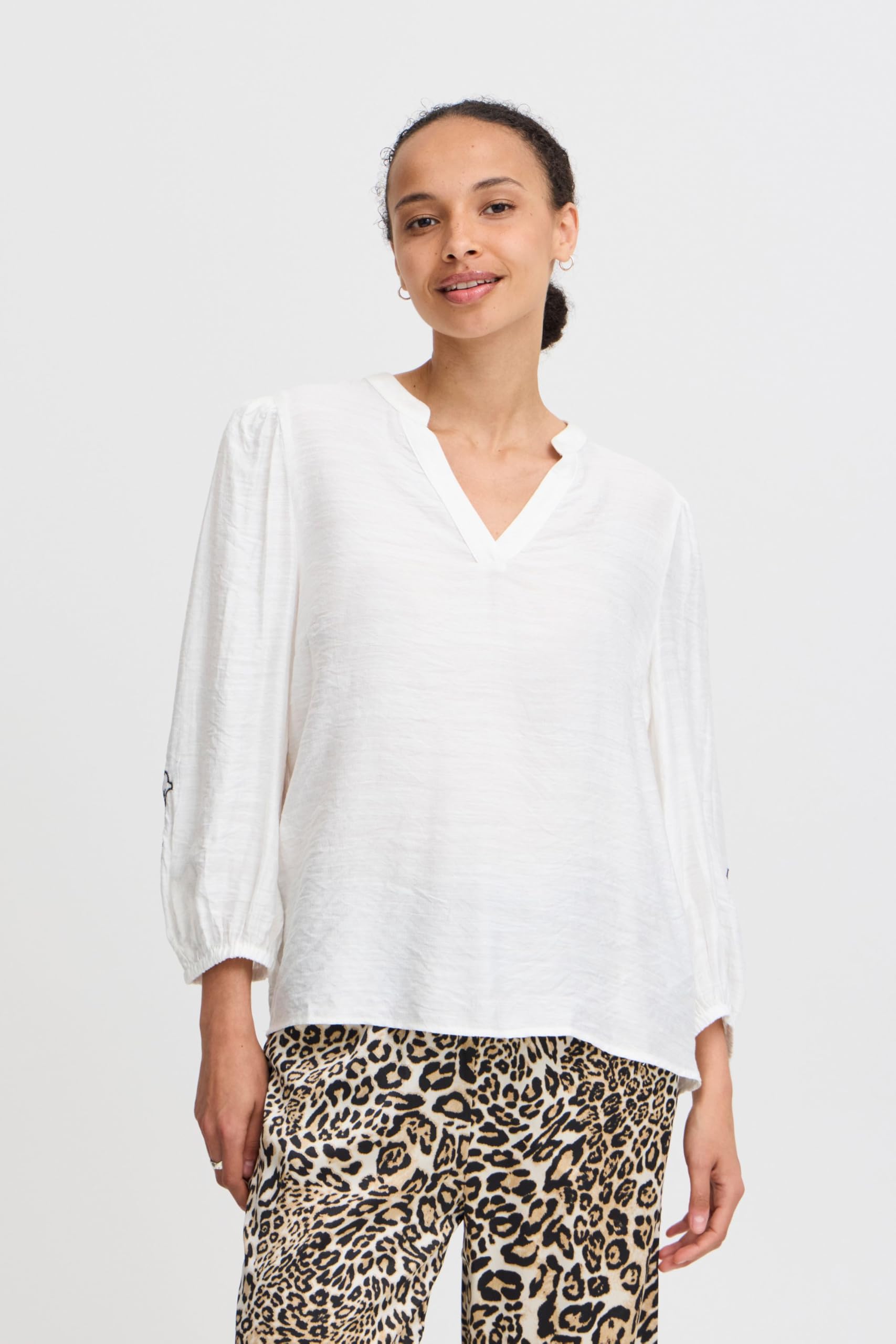 b.young BYIDAMY Blusa de manga larga para mujer, cuello alto, corte regular, cuello alto