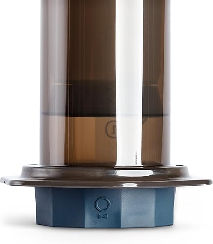 Miniatura 4 de Fellow Accesorio Prismo para cafetera AeroPress: mejora tu cafetera manual para preparar cafés de inmersión estilo espresso y sin goteo, filtro de