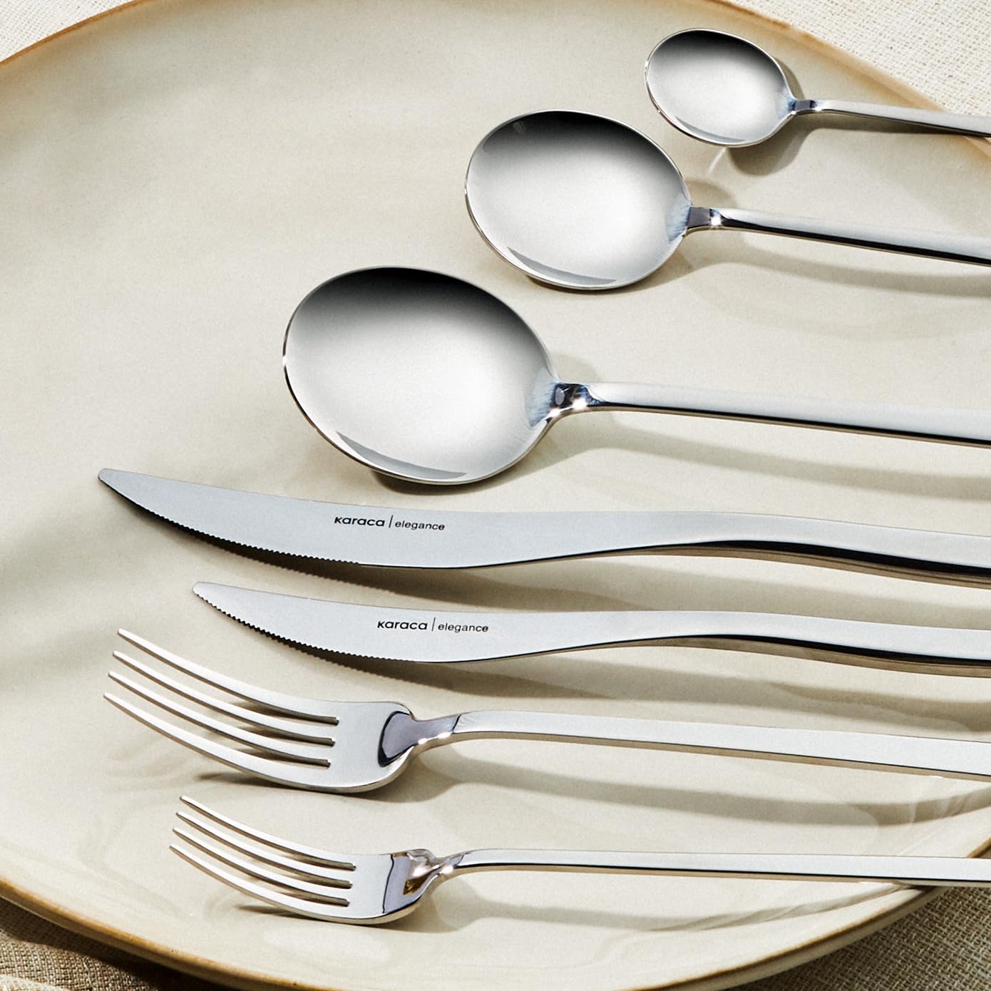 Karaca Amour Elegance - Cubertería de 84 piezas con caja para 12 personas, acero, 12 tenedores, 12 cucharadas, 12 cuchillos de mesa, 12 tenedores de postre, 12 cucharas de postre