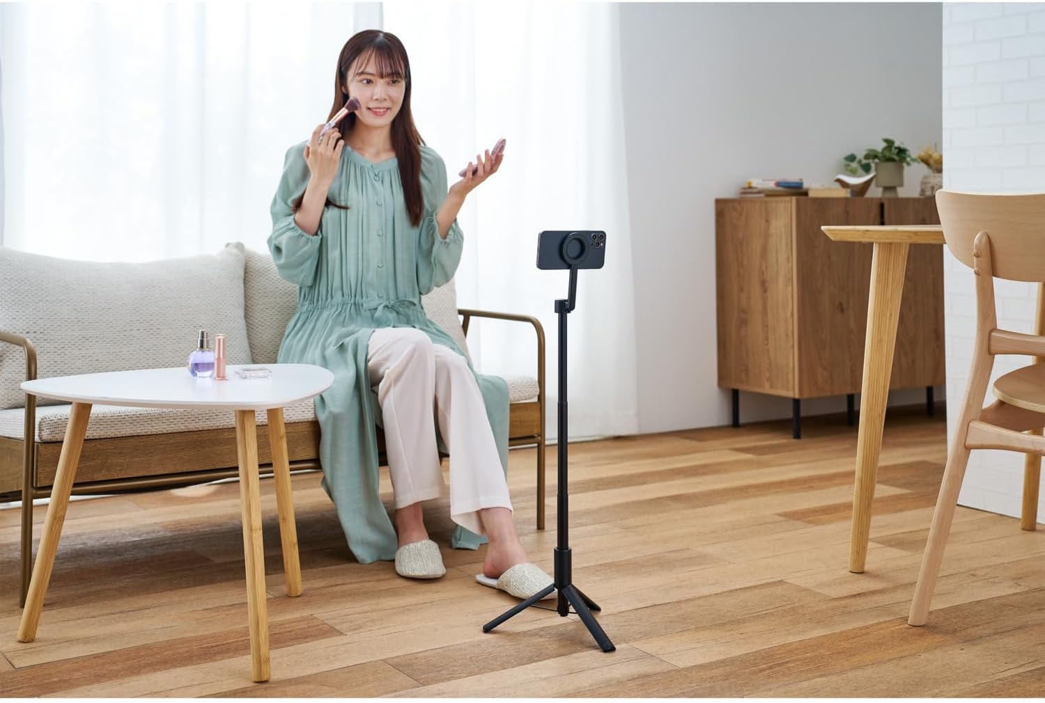 Elecom PWSTMFBK Smartphone Stand, Smartphone Tripod Mount, Compatible with MagSafe, Floor Standing, Maximum Length 29.5 inches (75 cm), 360 Degree Rotation, Foldable, Compact, MagSafe Seal Included,