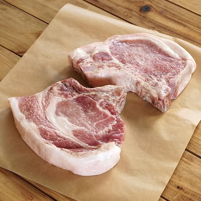 Amazon 北海道十勝 放牧豚 骨付き ロース 厚切り ステーキ ポークチョップ 国産 1 1kg Free Range Pork Bone In Chops Horizon Farms 豚肉 通販