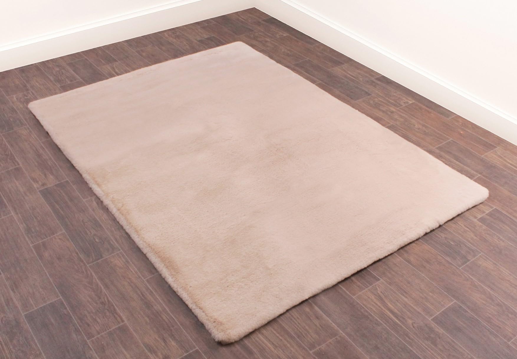 Luxe - Alfombra de piel sintética súper suave y esponjosa en color plateado, rosa rubor, marfil, carbón, beige, rojo y natural (120 x 170 cm)