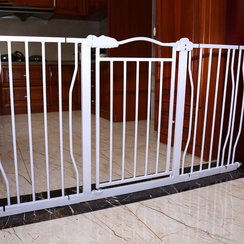 Barrières de sécurité blanches pour escaliers et garde-corps pour chiens de maison