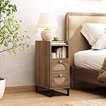 Table de chevet étroite pour petits espaces - 9.3" Table latérale mince avec tiroirs Rattan-Weave, Table de chevet skinny avec plateau ouvert, Remplissage rustique mince pour chambre, Chêne Caramel, Ensemble de 2