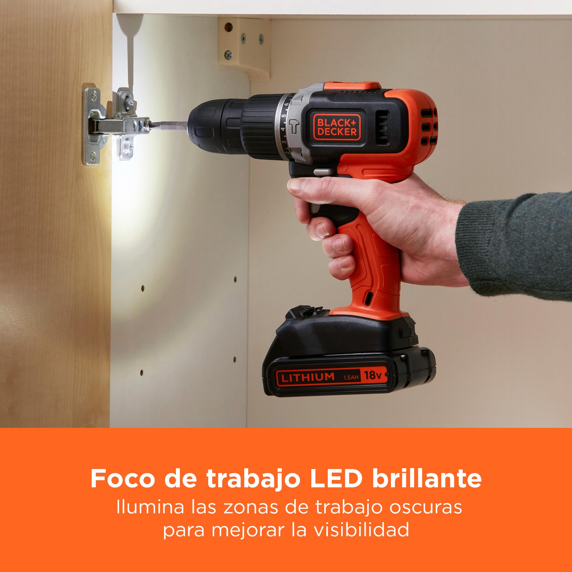 BLACK+DECKER Taladro percutor inalámbrico de 18V y 2 velocidades con dos baterías de 1,5Ah y cargador de 400mA, par de 45Nm, luz de trabajo LED y maletín, BCD003C2K-QW