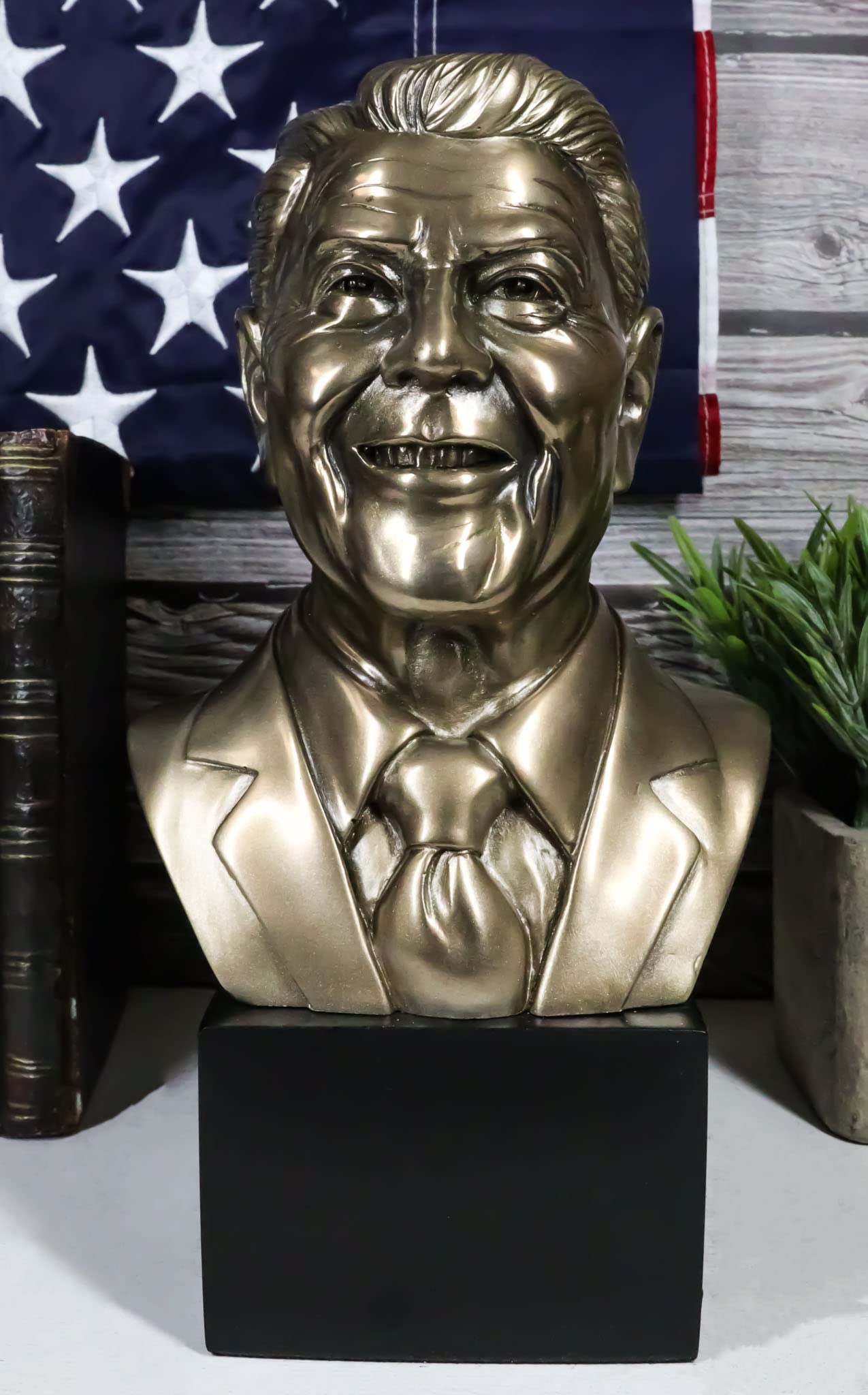 Amazon.co.jp: Ebros Gift リアル アメリカ第40代大統領 ロナルド