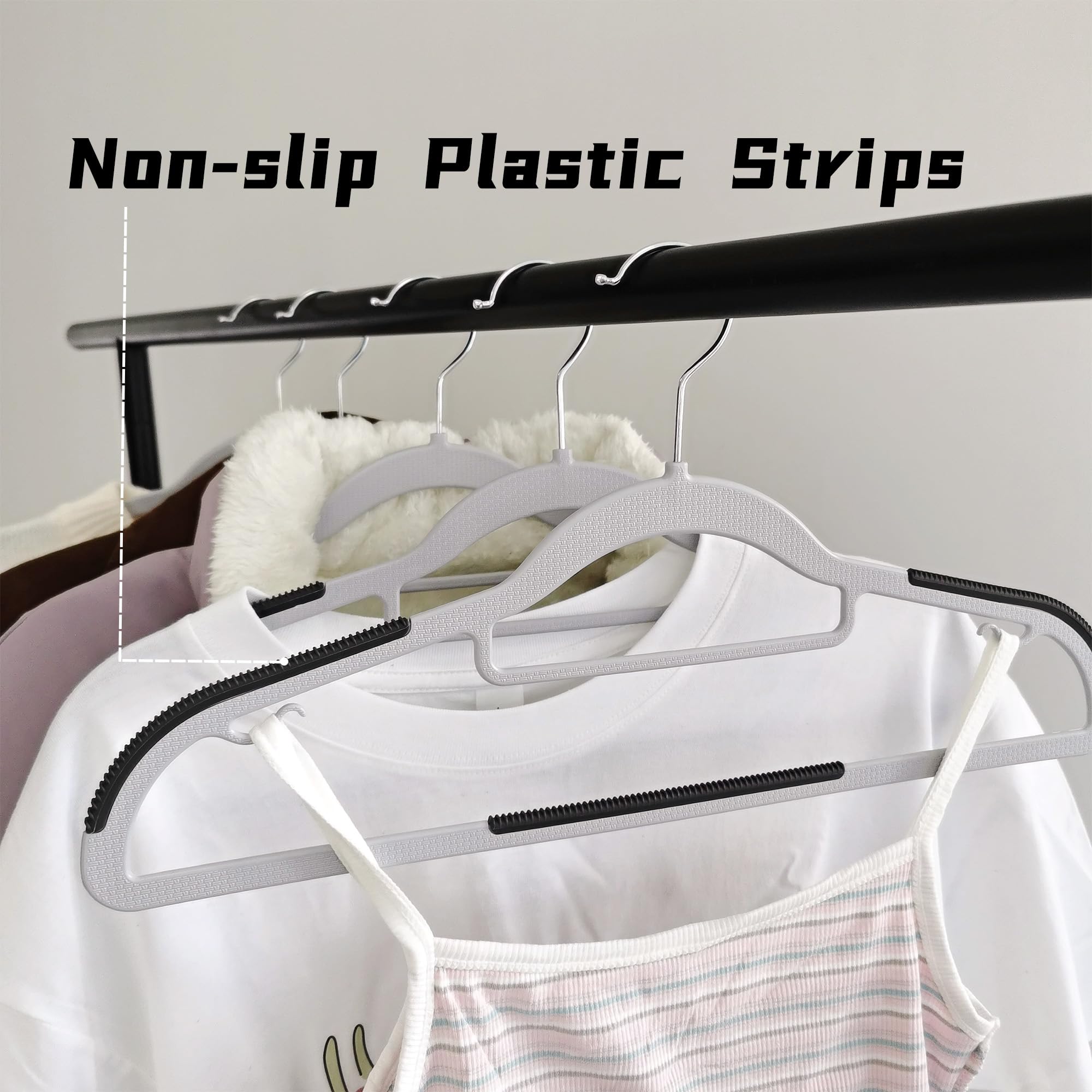 Confezione da 50 grucce in plastica, antiscivolo, resistenti, appendiabiti salvaspazio, con barra per cravatta, per cappotti, magliette, maglioni (grigio, 50)