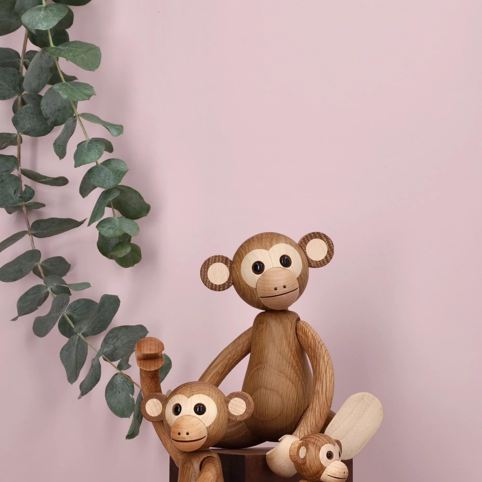 Spring Copenhagen Holzaffe Funky – 21 cm Holzfigur aus FSC Eiche & Ahorn · bewegliche Tierfigur Deko Skulptur modern · skandinavisches Design Geschenkidee