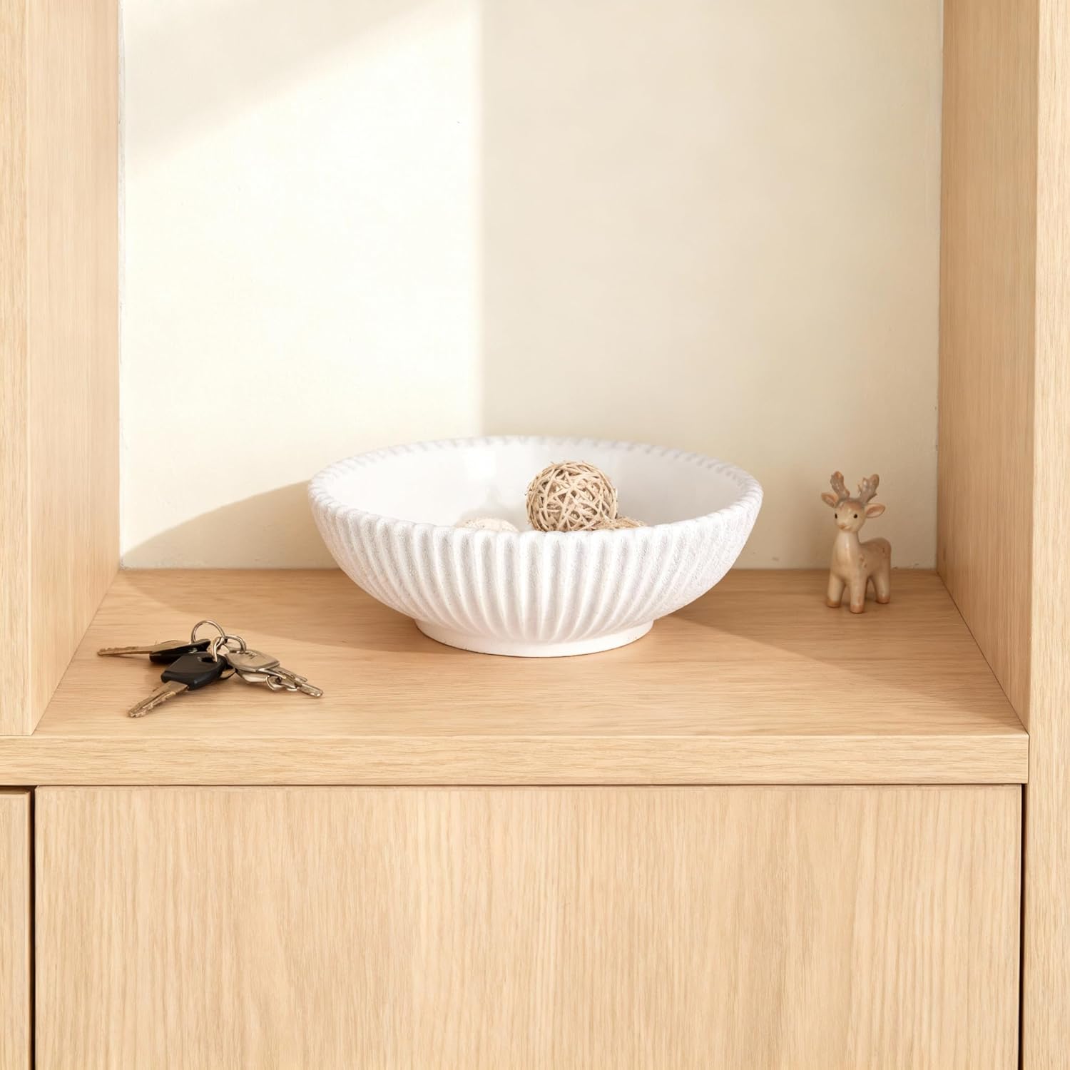 DOVDOV White ruffled-edge decorative bowl, large modern fruit bowl, home decor bowl for kitchen counter, coffee table, or entryway table, minimalist key holder and centerpiece fruit bowl.