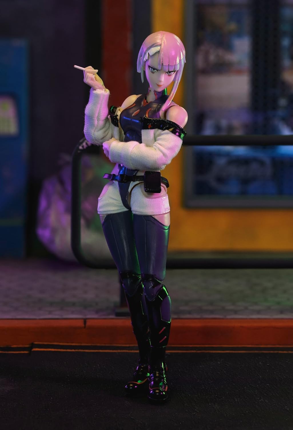 Jada Toys Cyberpunk Edgerunners Lucy Figure (14cm) - Collectible and Action Mobile Figure with Head, Hands and Alternative Accessories, for Fans and Collectors Ages 15+