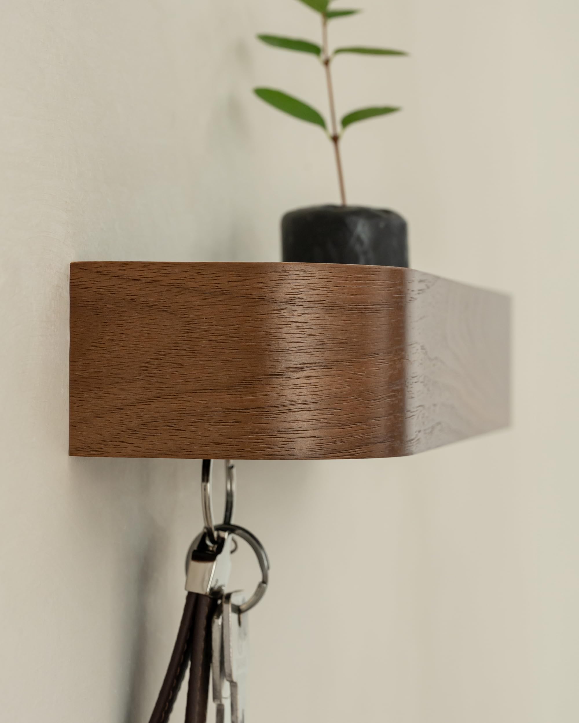 Kazai. Portachiavi da Parete 'Toke' | Design di Appendichiavi da Parete di Berlino | Porta Chiavi da Muro con Mensola in Legno | Porta Chiavi Ingresso per Parete e Corridoio | Noce