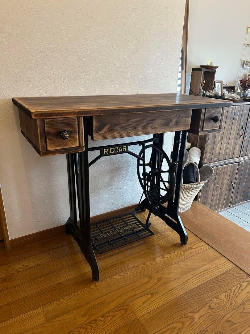 直接引き取りの場合お値下げ可　アンティークな ミシンテーブル　デスク ドレッサー 直接引き取りの場合お値下げ可 アンティークな ミシンテーブル デスク