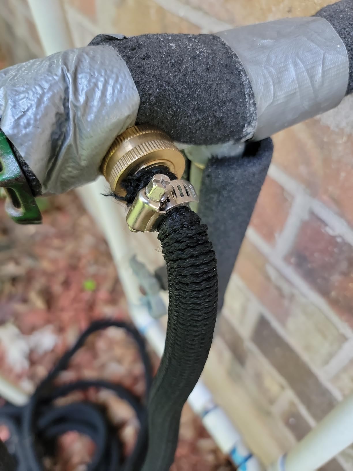 AOPANDA Conector de reparación de extremo de manguera de agua de latón macizo de 3/8 pulgadas x 3/4 pulgadas, incluye abrazaderas y juntas de acero inoxidable (10 unidades)