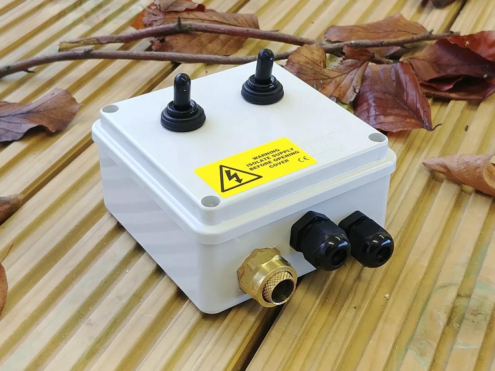 Outdoor Switch Box for Lighting, Ponds and Pumps - 2, 3, 4, 5 and 6 Way (2 Way with Armoured Cable Inlet)