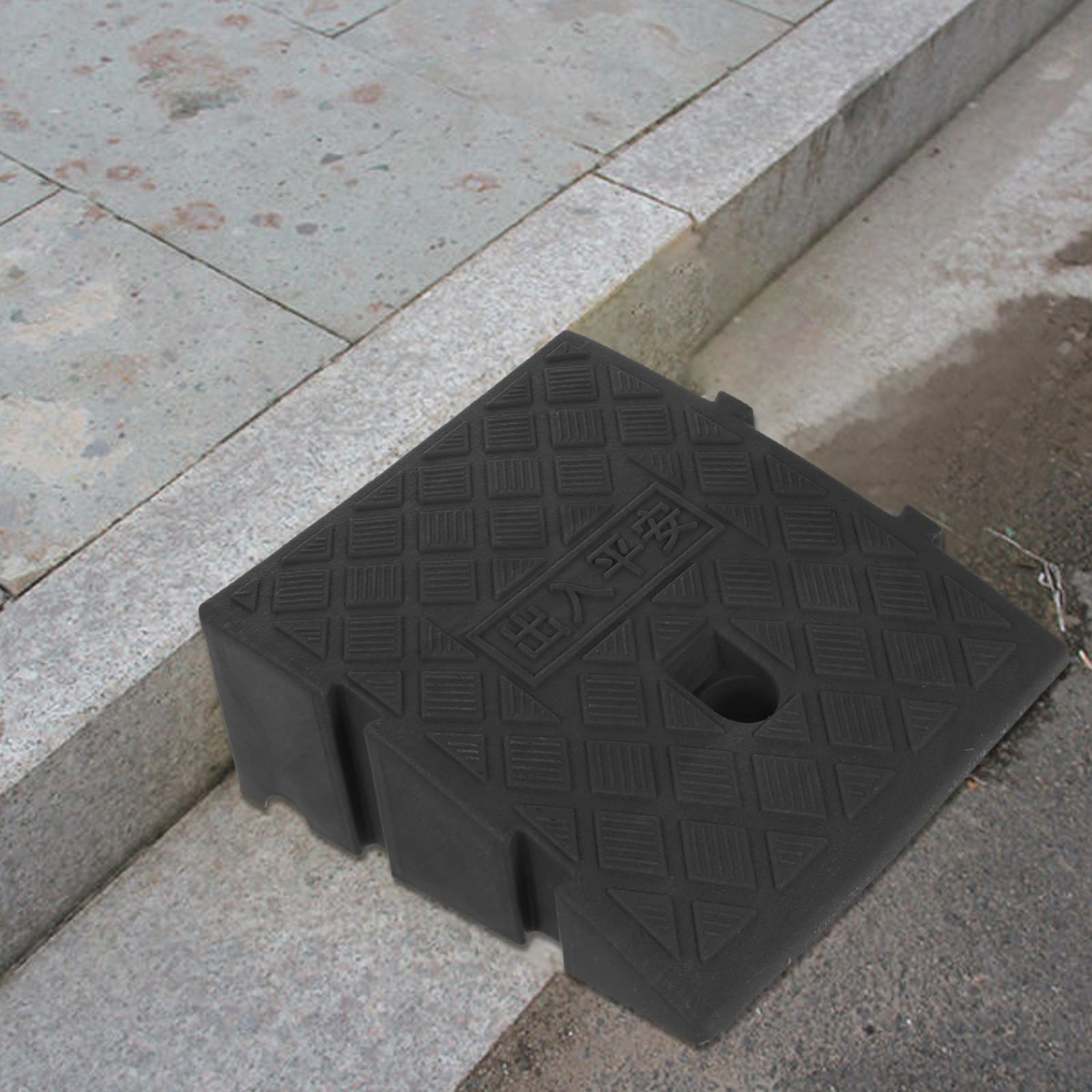 Rampa para Vehículos, Rampa de Umbral de Coche de Plástico Negro, Ligera y Portátil, para Vehículos y Cortacéspedes, para Bordillos de Entrada y Escalones