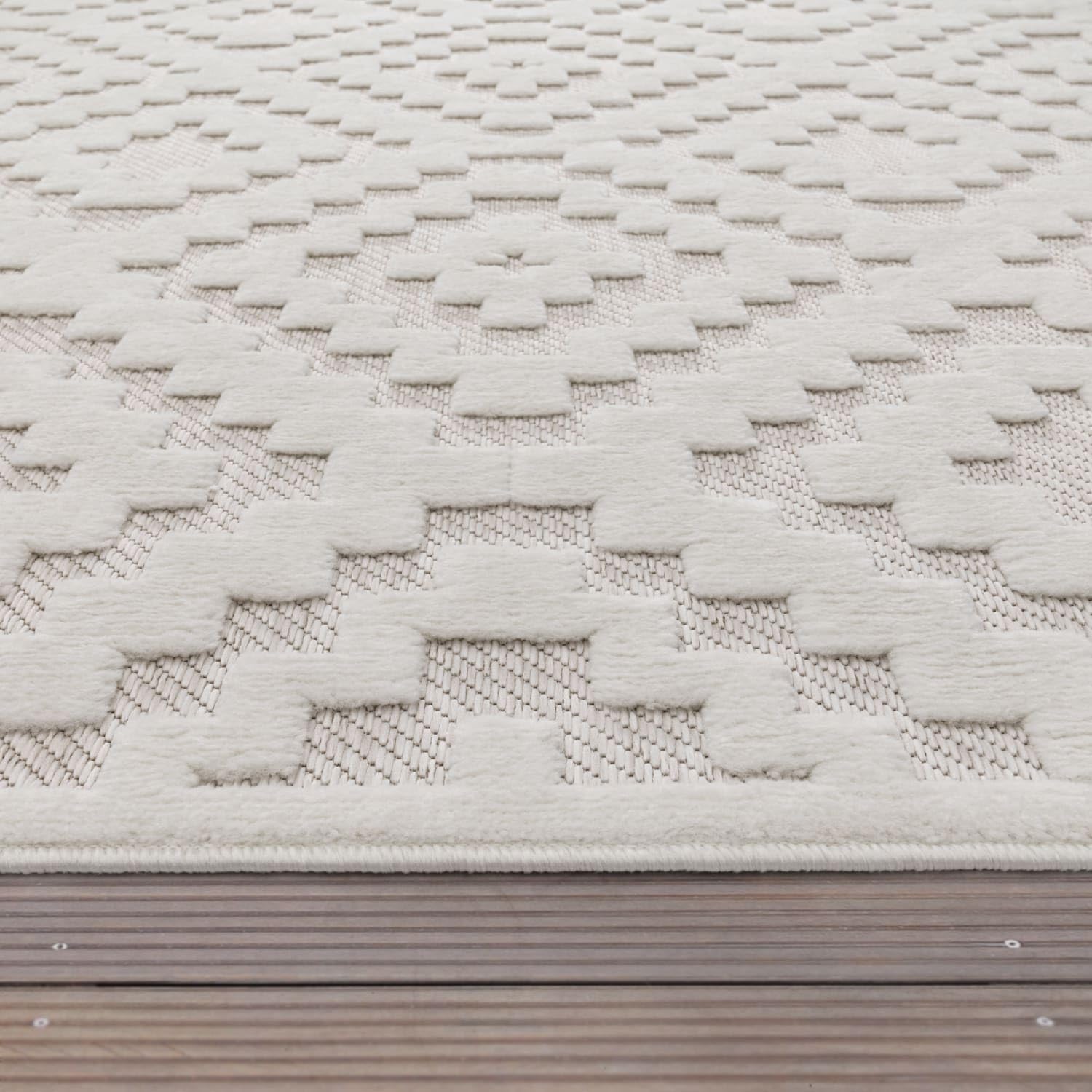 Paco Home Indoor Outdoor Rug with Textured Diamond Pattern in Cream, Size: 4'7" x 6'7"