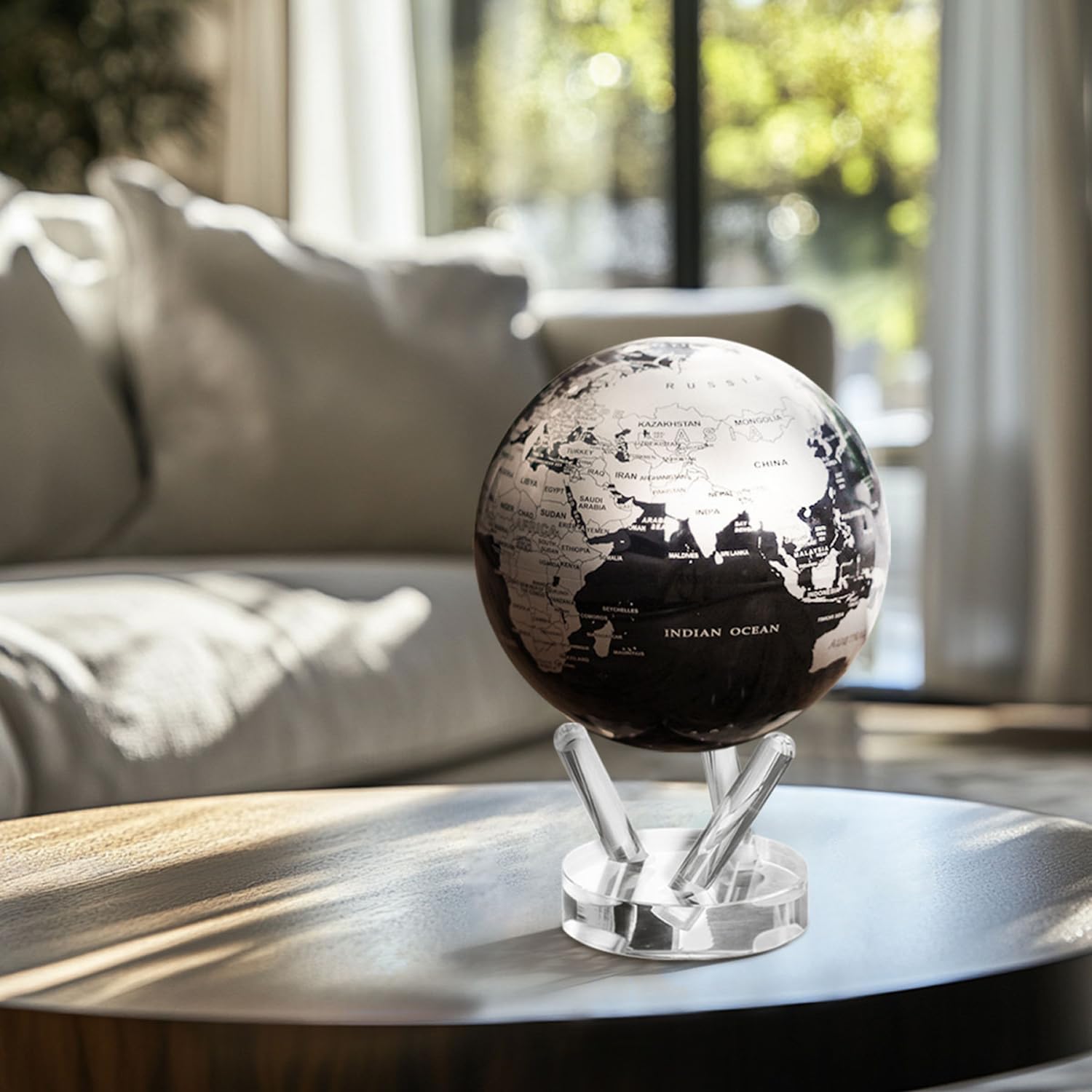 MOVA Globe 4.5インチ MOVA Globe – Metallic Black and Silver 4.5” | Solar-Powered