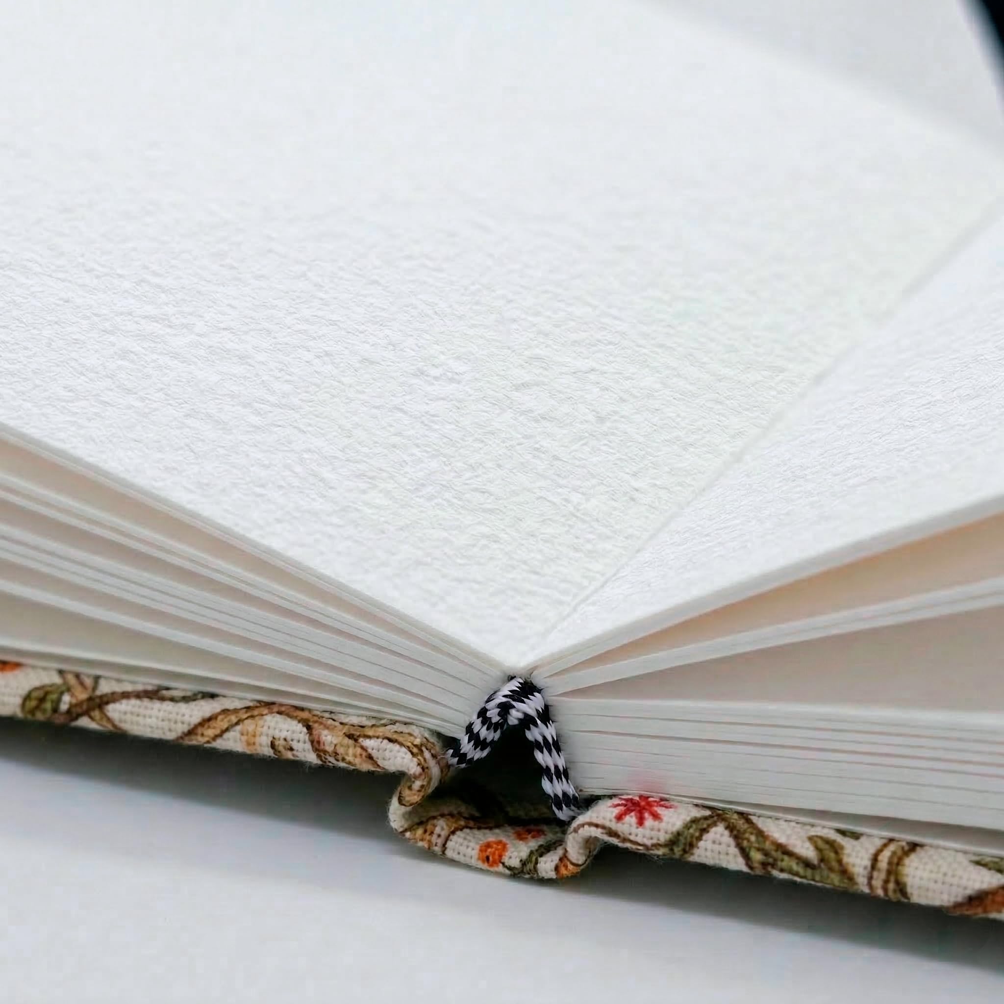 Sketchbook de viaje 12×12 cm – Libreta artística 300 gsm Hot Press con cubierta algodón 100% – Cuaderno de bocetos para acuarela, tinta, lápiz, óleo y acrílico portátil (Ramas)