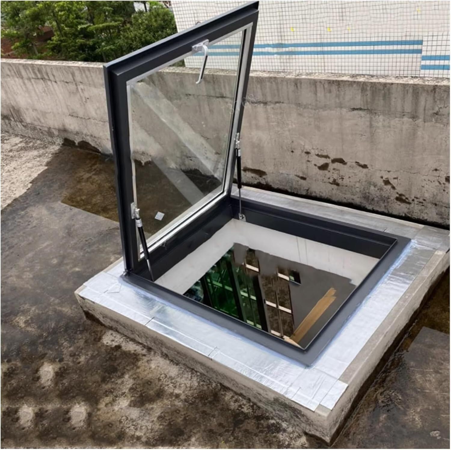 VUIKLCty Roof Maintenance Hatch, Tempered Glass Skylight, Sunroom Staircase Garage Attic Skylight Cover(60 * 80cm)