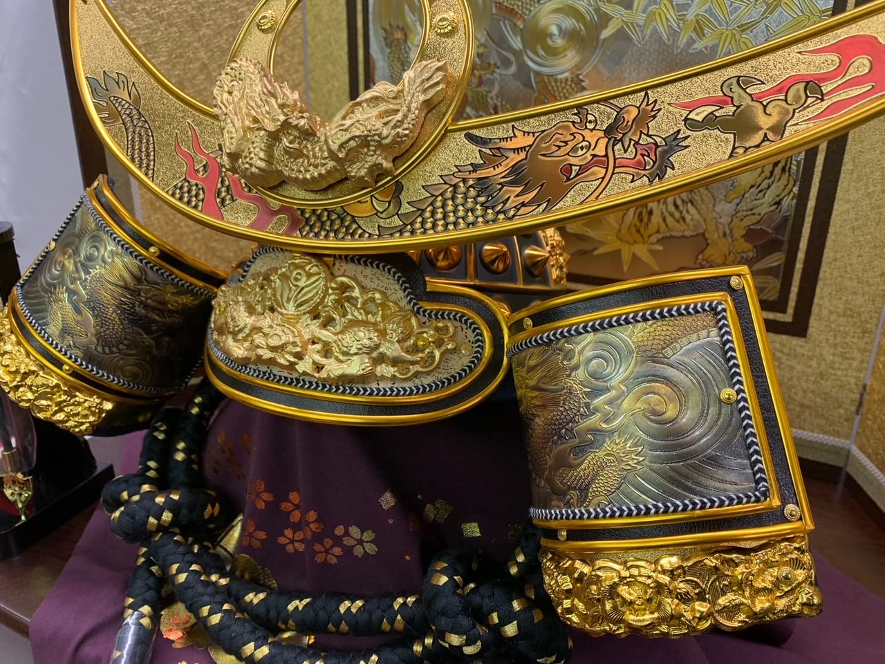 飾り用屏風　虎と龍　上杉謙信 飾り用屏風 虎と龍 上杉謙信 飾り用屏風 虎と龍 上杉謙信