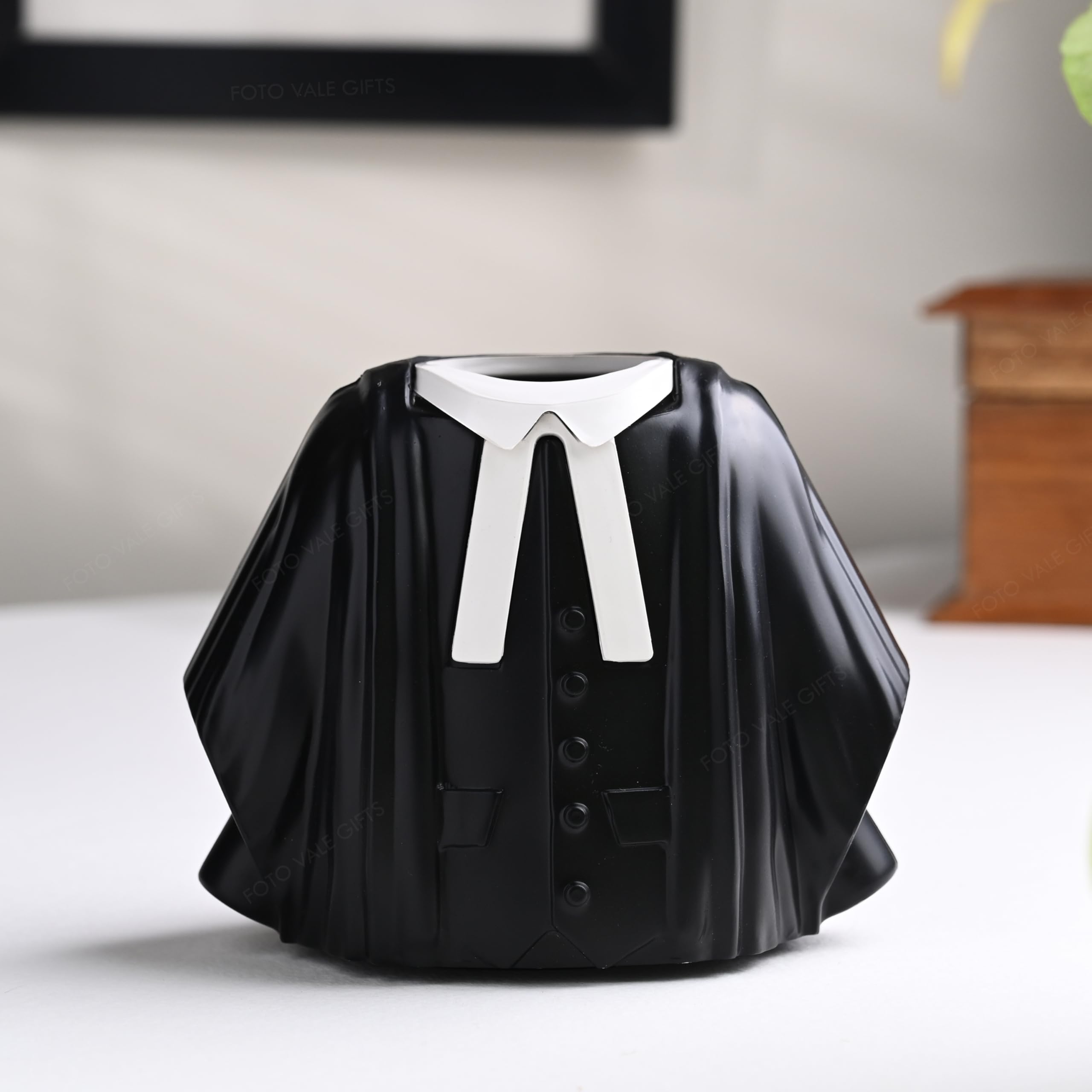 FOTO VALE GIFTS Advocate Coat Shape Pen Stand Made With ABS Plastic For Lawyers, Llb Students, Advocate, Lawyer And Llb Students, Black
