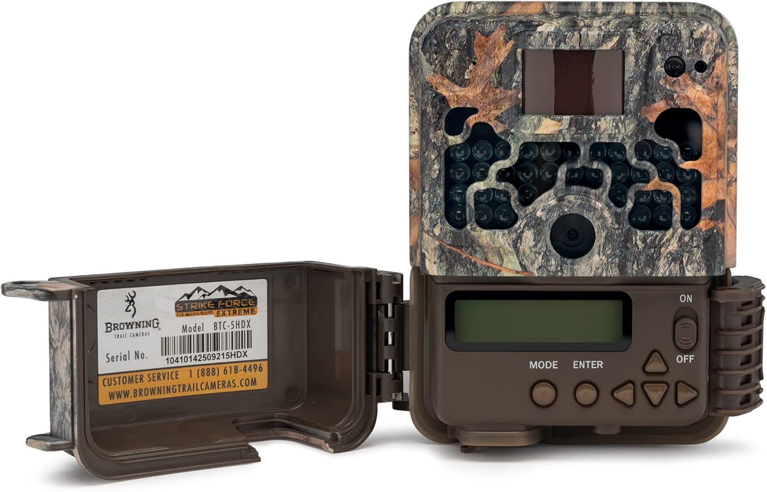 براؤننگ اسٽرائڪ فورس ايڪسٽريم ٽريل ڪيمرا، سامهون واري پينل سان کليل، ڪنٽرول بٽڻ ۽ LCD اسڪرين کي ظاهر ڪري ٿو.