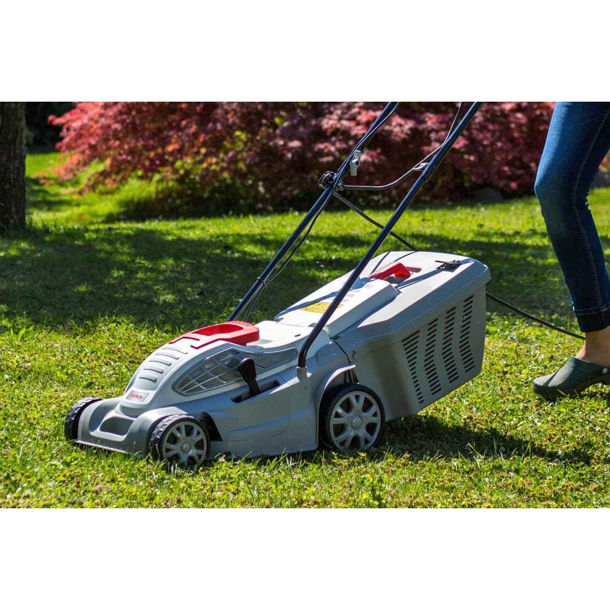 IKRA tosaerba elettrico IERM 1638 U, scatola di raccolta 45l, larghezza di taglio 38cm, altezza di taglio regolabile in 5 posizioni 25–65mm