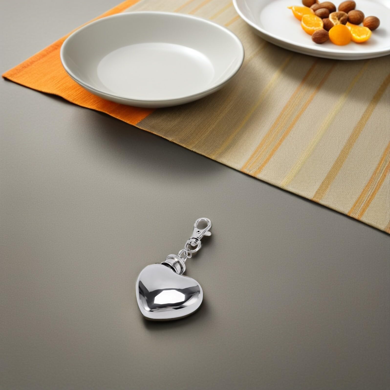 Cabilock 8piezas Mini Frasco de Vino Forma de Corazón Llavero de Acero Inoxidable para Whisky Vino y Bebidas para Camping y Uso Diario