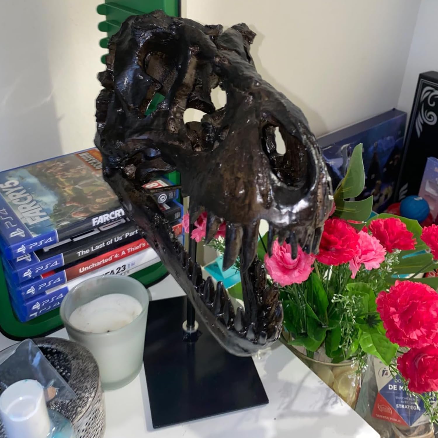 Statue de crâne de Sculptures de Dinosaures avec Support Réplique de crâne de tyrannosaure Décoration Réplique de crâne et d'os en résine avec Support pour la Maison, Le Bureau.