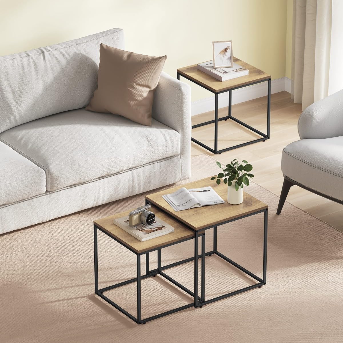 Mesa de Centro 50x50 cm, Juego de 2 mesas Nido cuadradas Efecto Roble, Patas de Metal Negro, diseño Industrial Ahorra Espacio para salón y Dormitorio