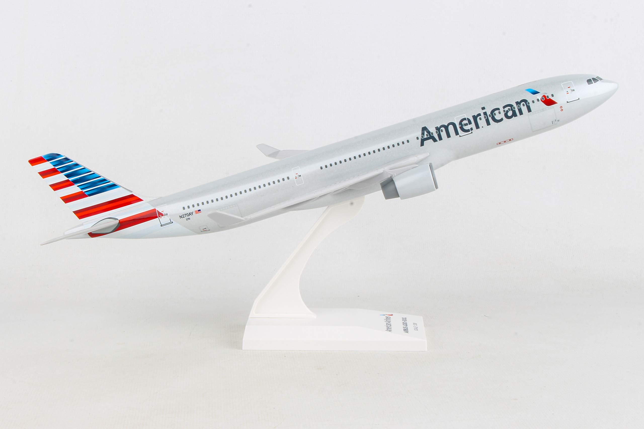 Amazon.com: Daron Skymarks American Airlines A330-300 1/200 SKR872