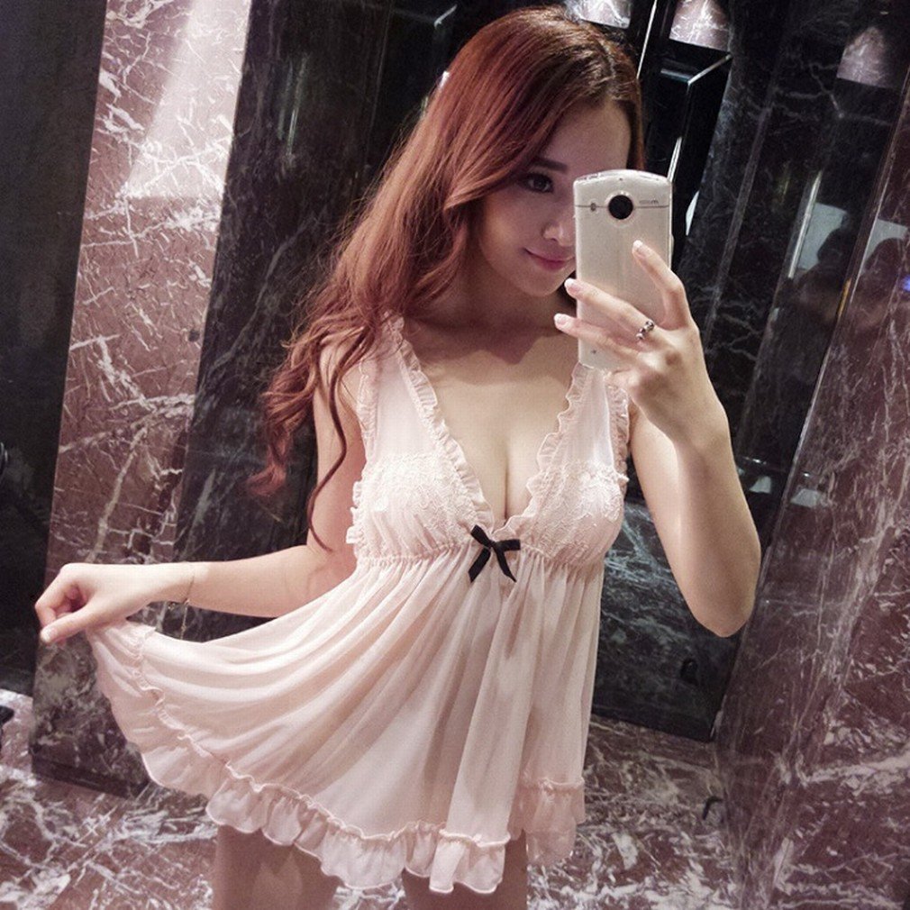 Pyjama en dentelle et ensemble lingerie filet pour moments intimes