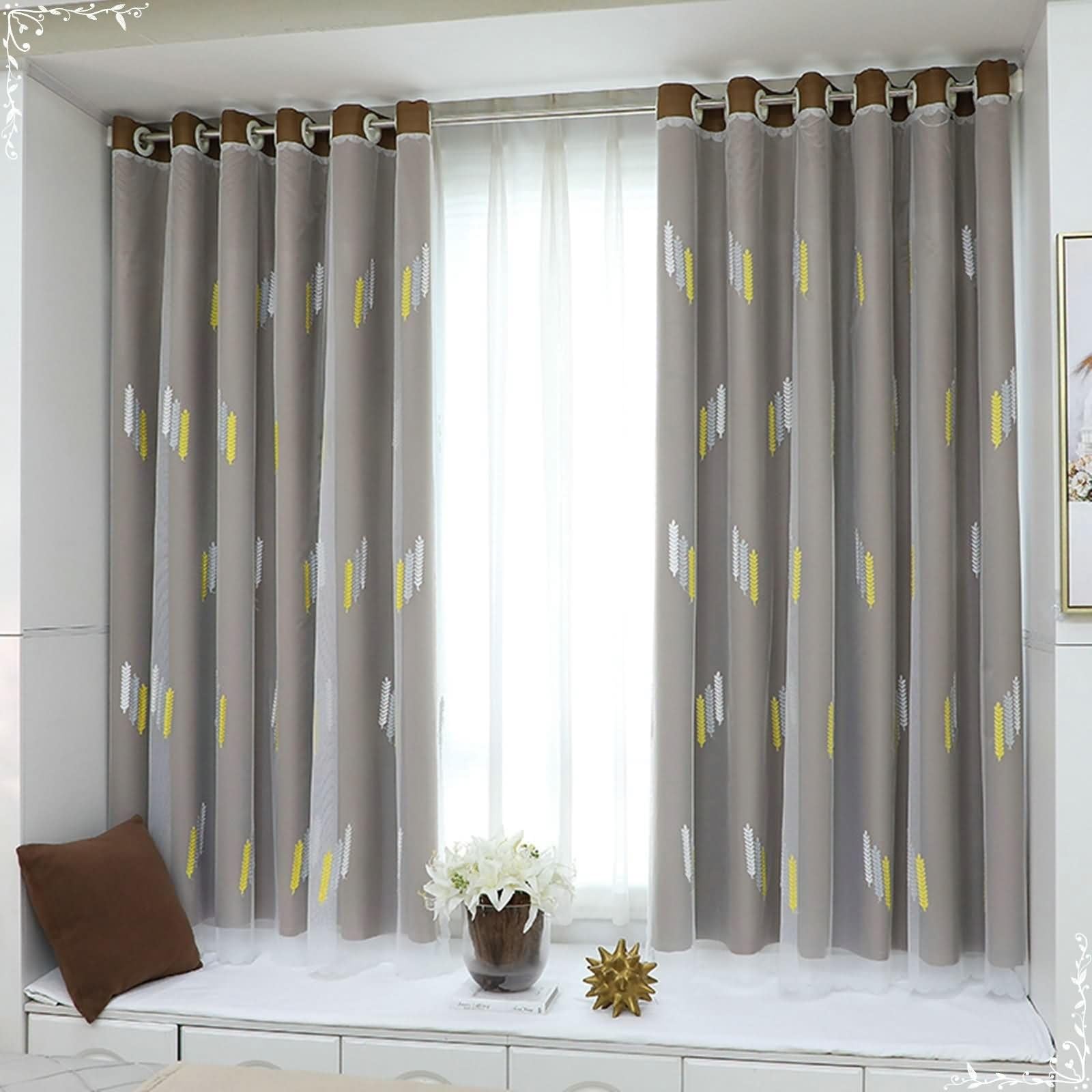 Rideaux chambre occultant marron et voilage pour créer un cocon de douceur au salon