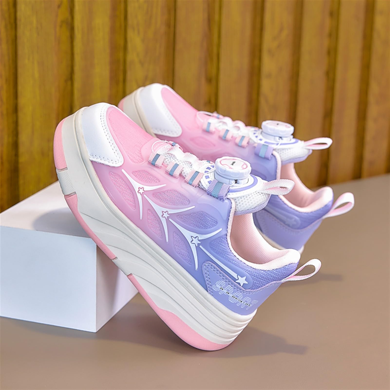 Schuhe mit Rollen für Kinder 2-in-1 Rollschuhe für Jungen Mädchen, Turnschuhe mit 4 versenkbaren Rollen, verstellbare Outdoor-Skate- und Sneakerschuhe