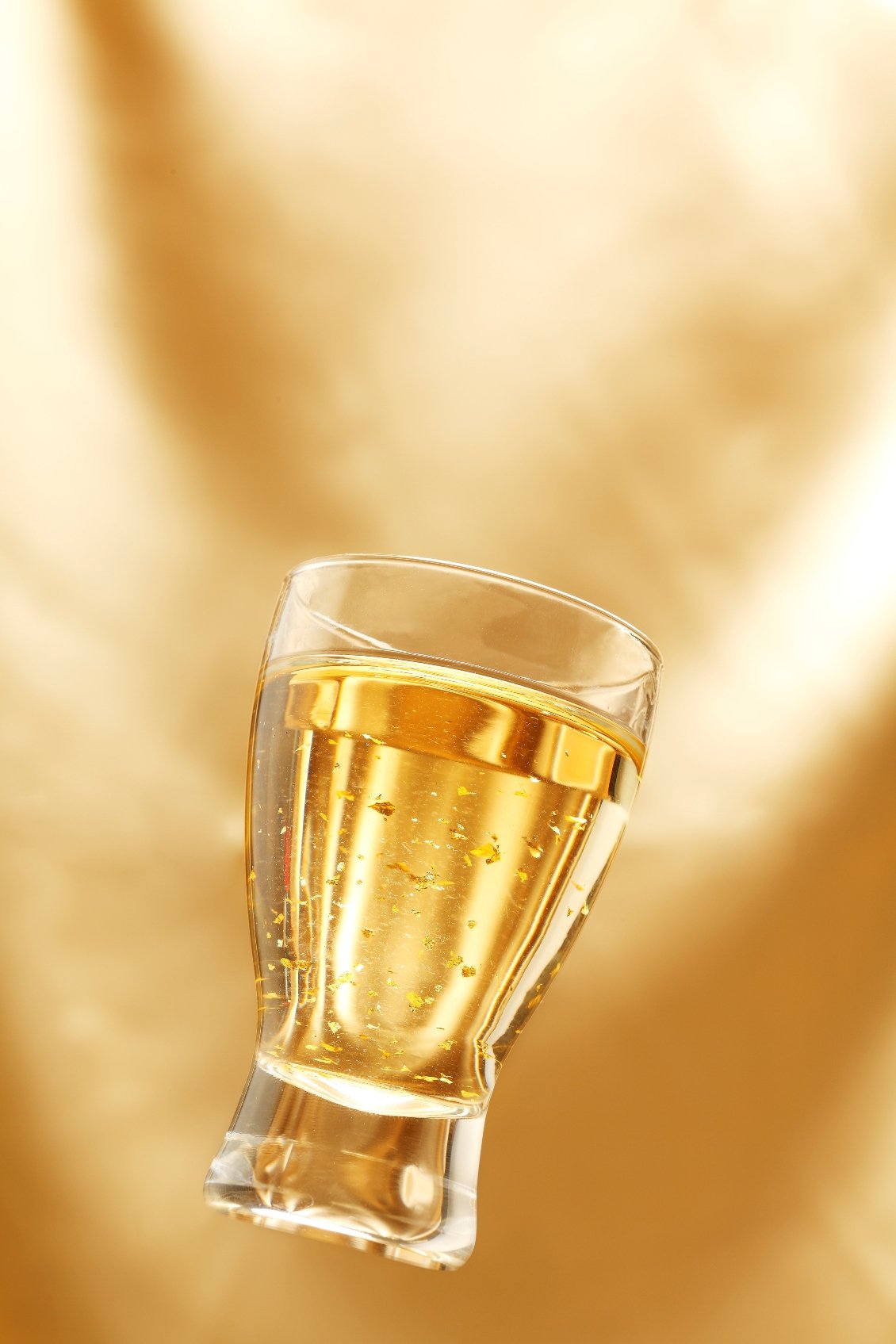 Amazon.co.jp: 琉球の酒 金箔入りハブ源酒「南都億万長蛇」 35度 Amazon.co.jp: 琉球の酒 金箔入りハブ源酒「南都億万長蛇」 35度
