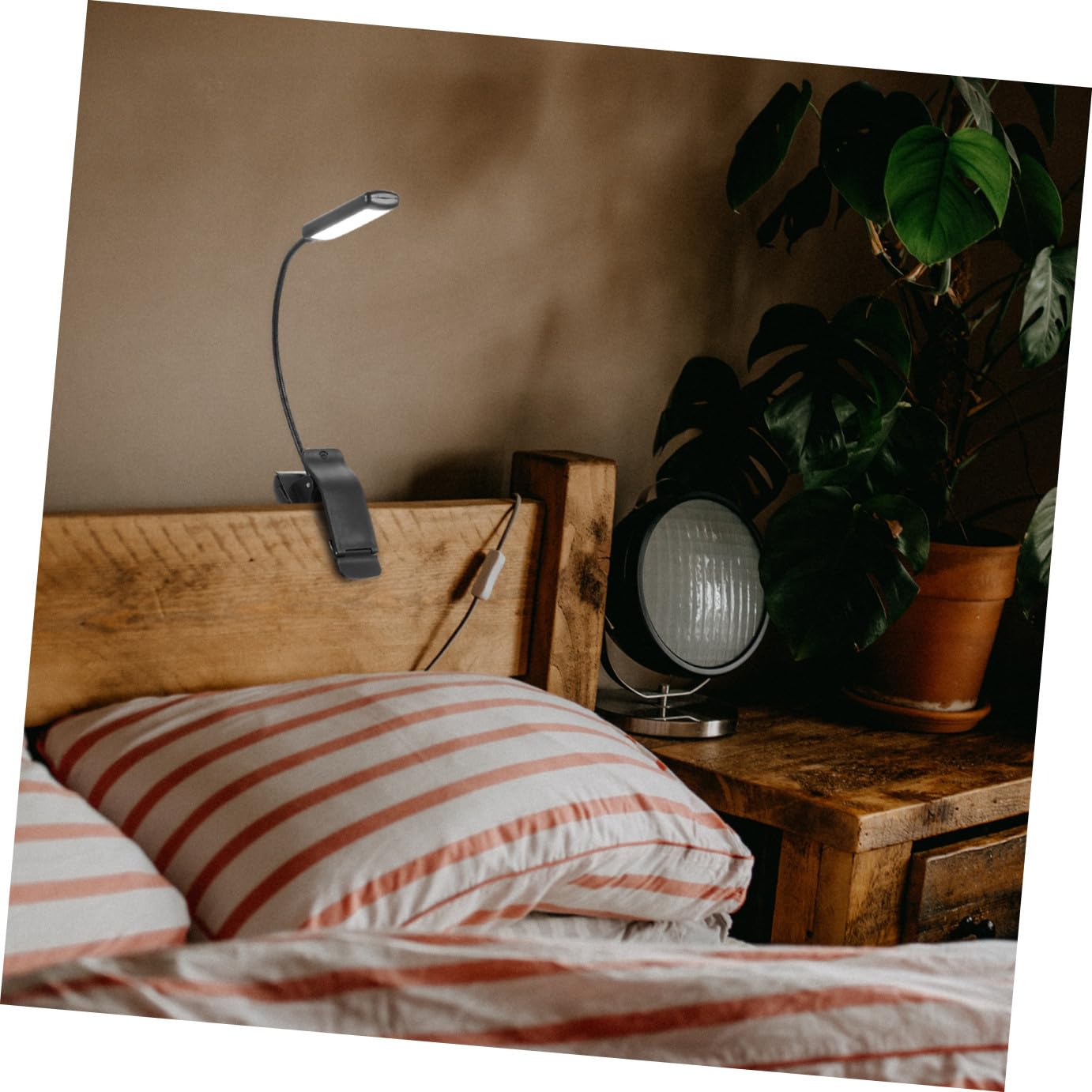 MAGICLULU Lot de 2 Lampes LED de Lecture à Pince Noire, Rechargeables 3 Niveaux de Luminosité Réglable, Lumière Douce pour Pupitre de Musique et Lecture, Lampe Multifonction pour Éclairage