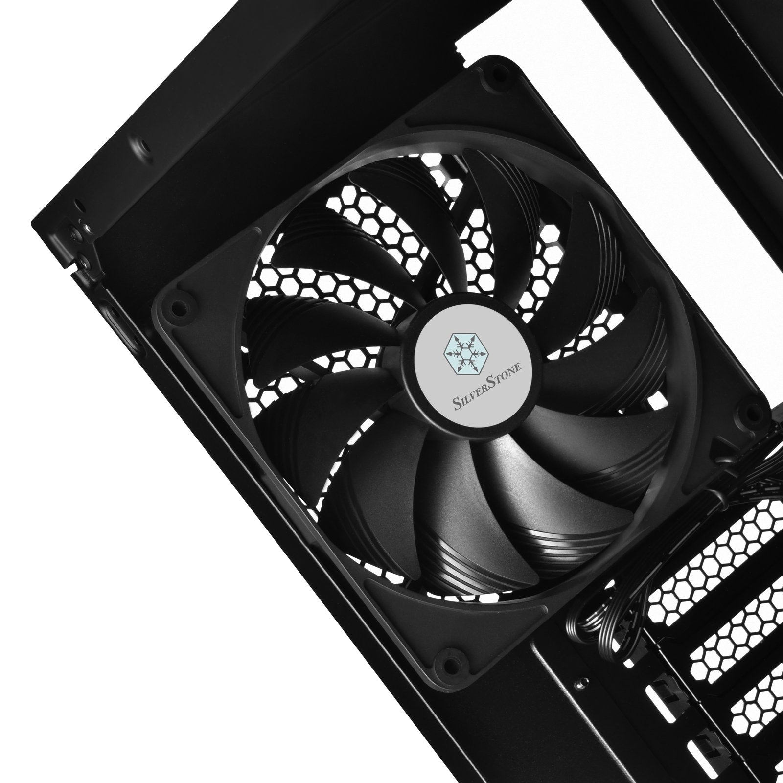 Amazon | Silverstone 【RedLine シリーズ】LEDを搭載したアンバランス