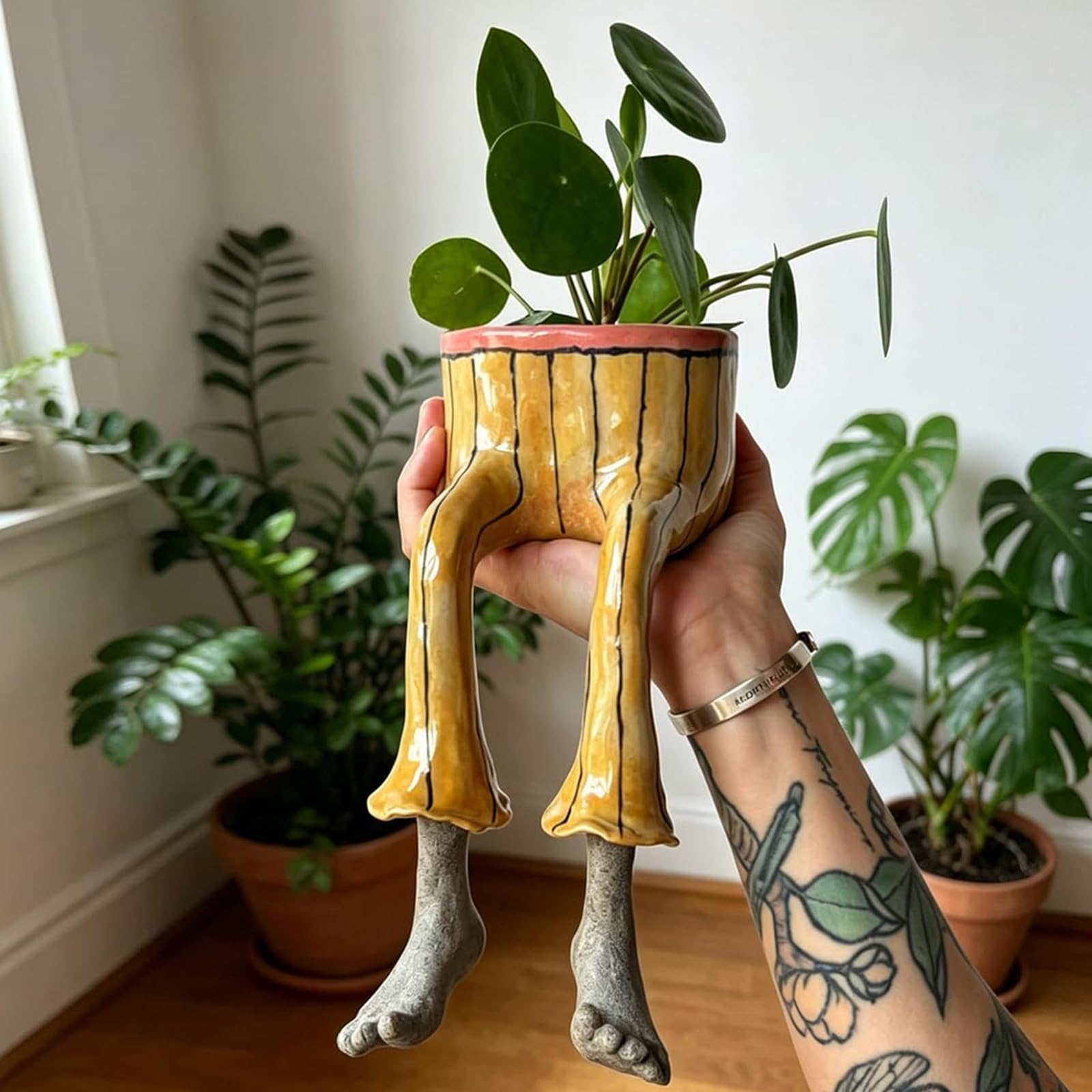 QUNZIDRESS Creative Sitting Human-Shaped Planter Pot,Garden Statue Planter,Cute cantilevered flowerpots Succulent Plant pots Ornament Creative Resin Flower Head Planter,Gifts for Plant Lovers