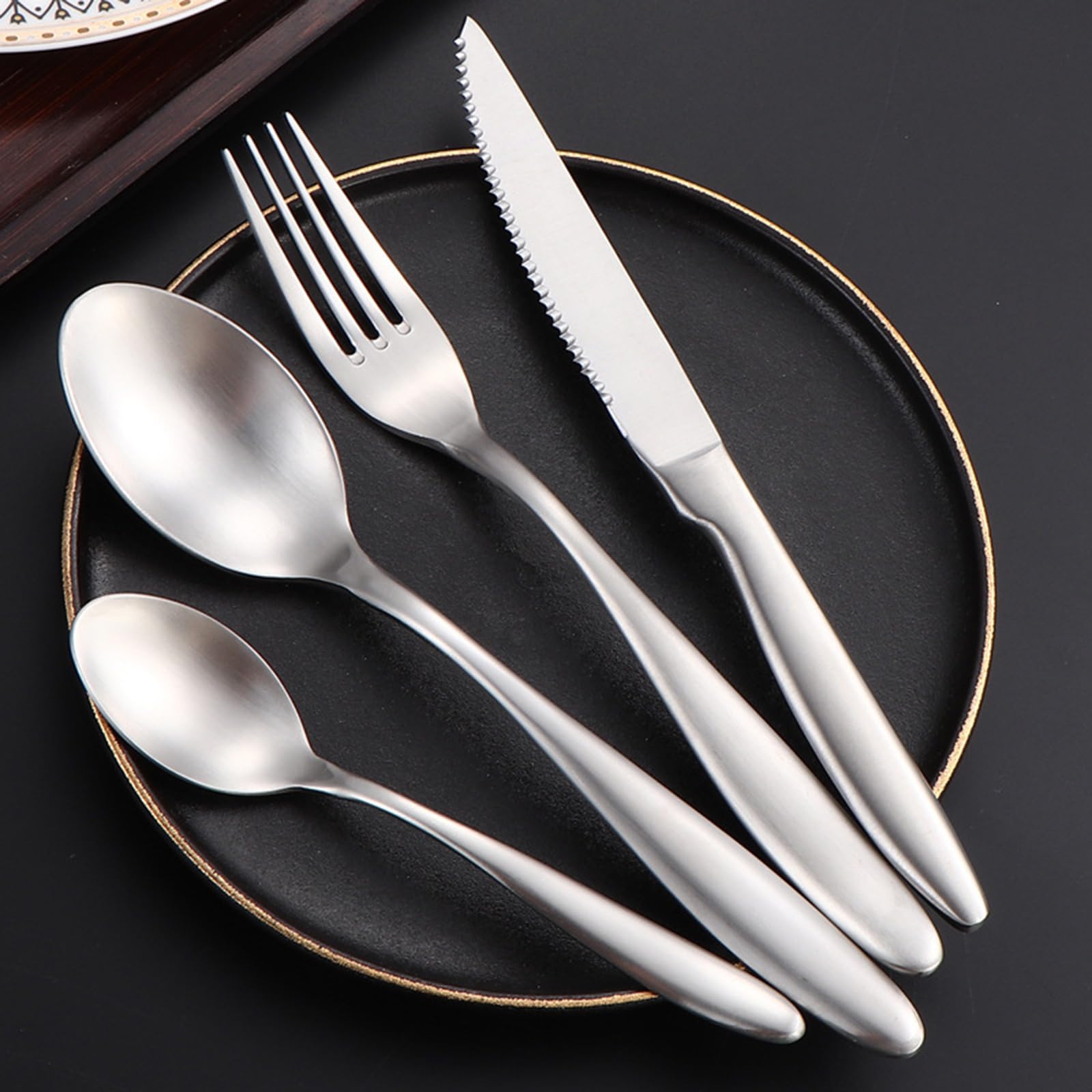 Juego de Cubiertos de Acero Inoxidable de Grado alimenticio, Elegante Juego de Cubiertos de 24 Piezas con Mango de diseño de línea Engrosada, Incluye Cuchillos, Tenedores y cucharas