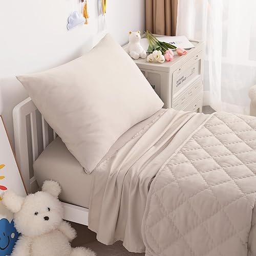 Vista 326 de NTBAY Juego de ropa de cama para niños pequeños, juego de ropa de cama suave y transpirable de 4 piezas para niños y niñas, incluye edredón