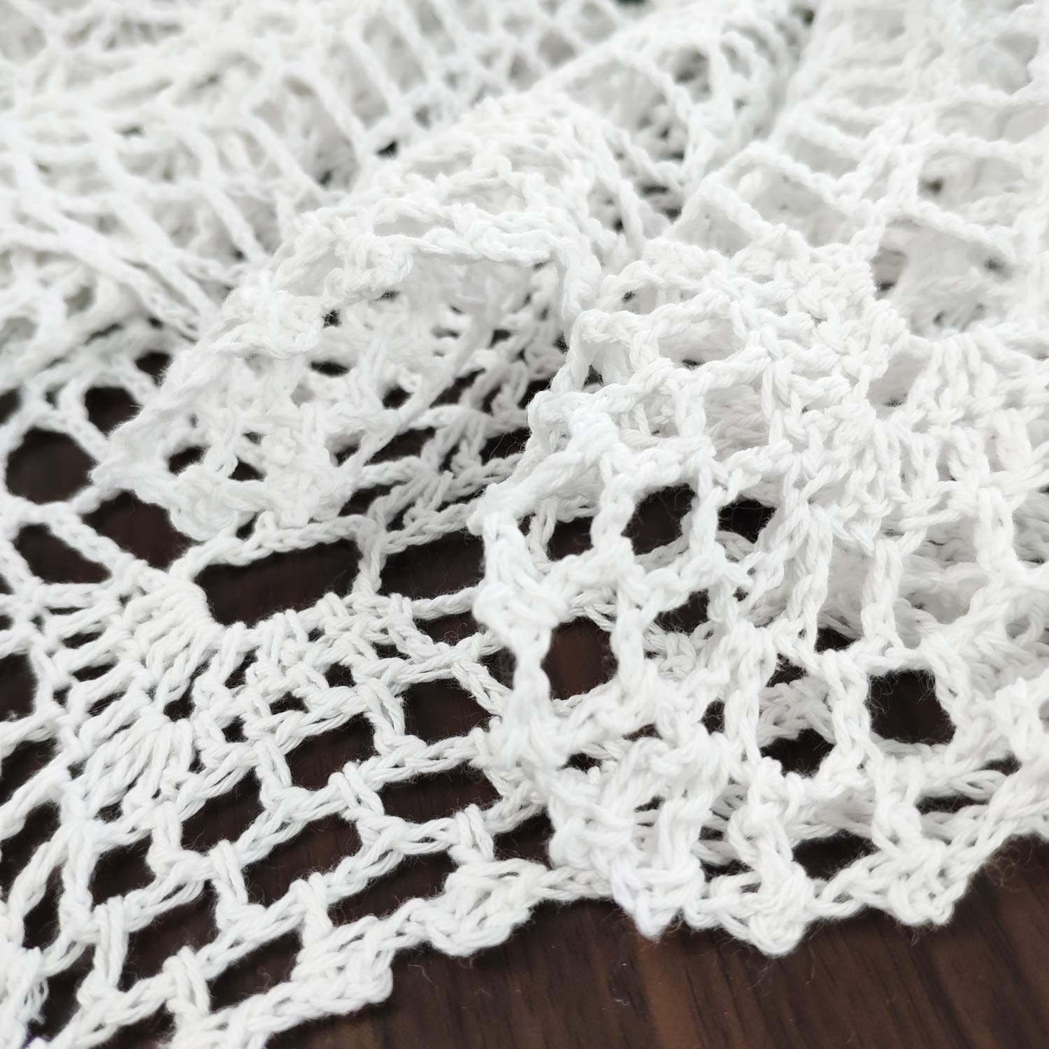 USTIDE 60 inch White Crochet Cotton Lace Tablecloth Elegant Floral Round Table Cloth Lace Dining Table Covers Kitchen Home Decor