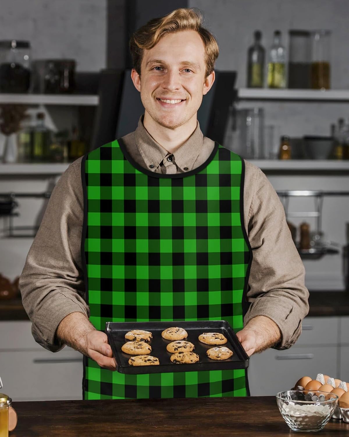 Unisex Cobbler Apron with 2 Pockets, Happy St. Patrick's Day Green Buffalo Plaid Minimalism Waterproof Vest Kitchen Chef Apron, Smock Apron Vest Cobbler Aprons for Women Men, 2 Pack, 20” x 27.5”