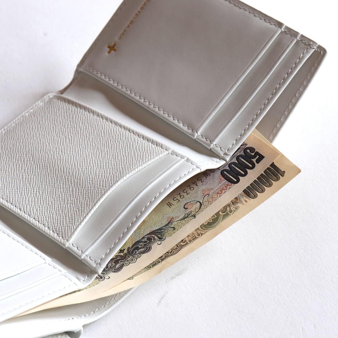 Amazon | [CASTELBAJAC] 三つ折り財布 小銭入れあり ビジュー 097603