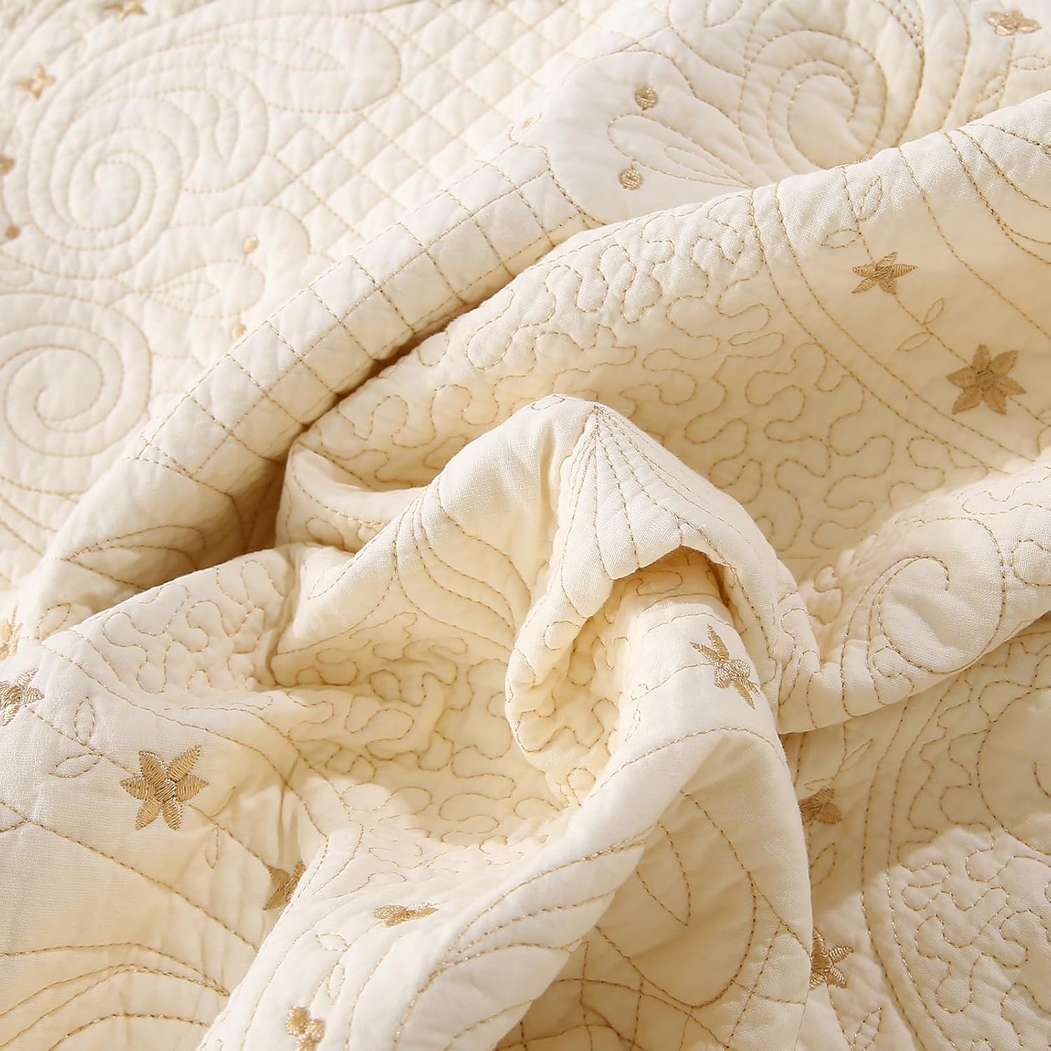 vctops Cotton Embroidery Quilt Set for Queen Bed Soft Bed Summer Quilt Lightweight Bedspread Modern Style Floral Pattern Coverlet for All Season 3 Piece (Cream,106"x92")