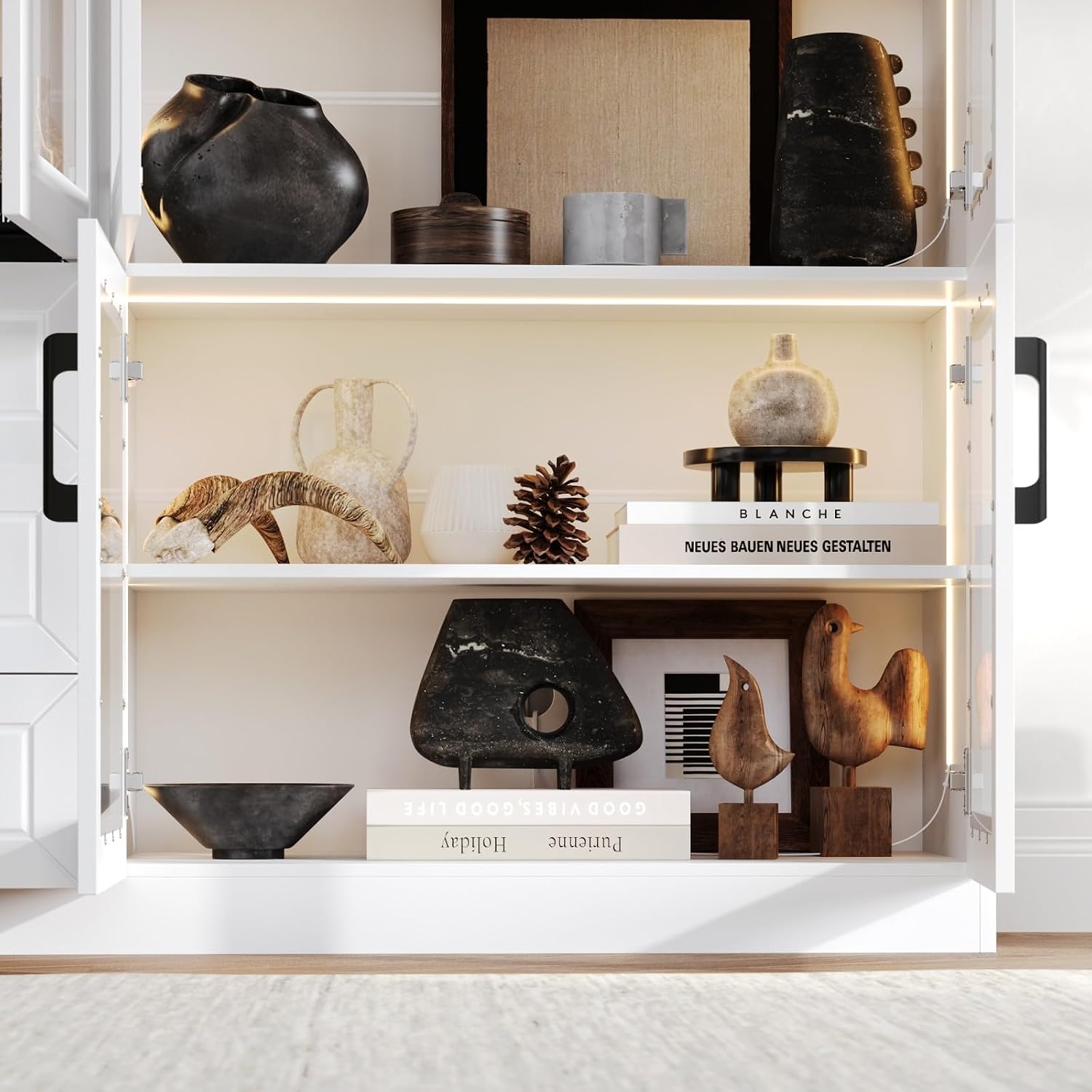 Notranjost view of the display cabinet with items on shelves, illuminated by warm white LED lights.