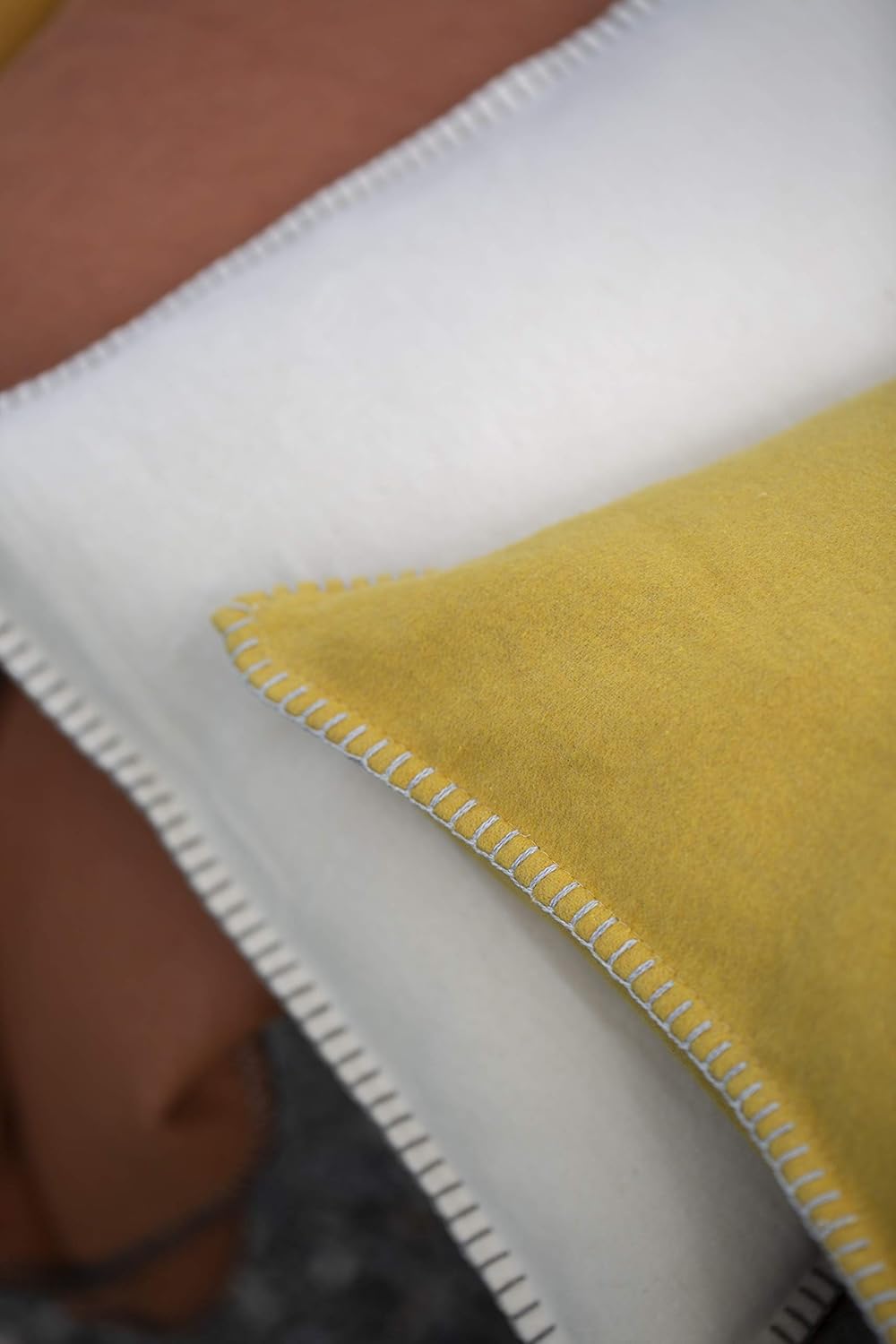 Sylt Plain with Embroidery Stitch Rohweiß