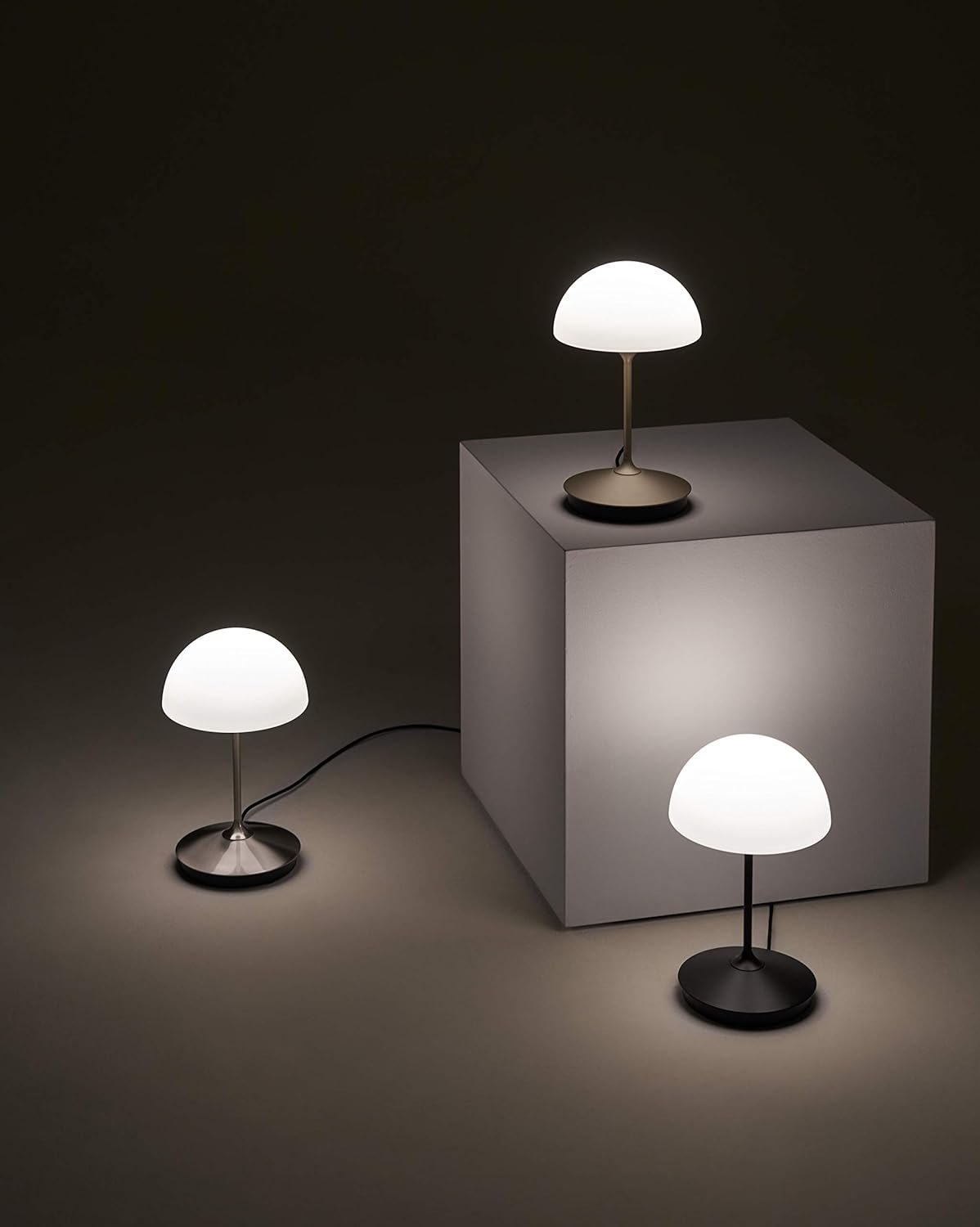 PENSEE Table Lamp Black