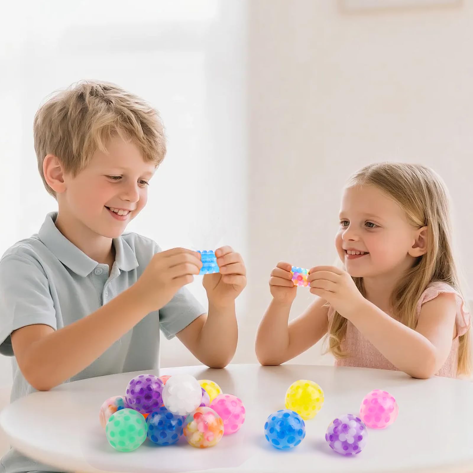LOMIMOS 24 sztuki piłeczki antystresowe, mini zabawki antystresowe kulki Squishy Balls z perłą wodną, piłeczka antystresowa do ugniatania na redukcję lęku i uspokojenie, prezenty na urodziny